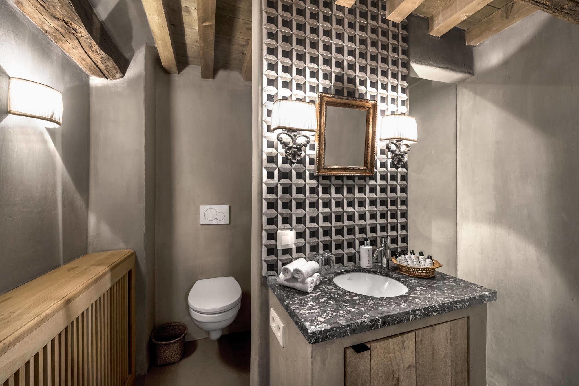 Hign-end Getaway In Heart Of Medieval - Katelijne Bruges